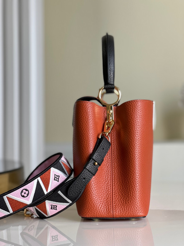 l**is V*t*n capucines mm