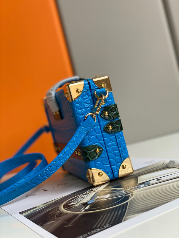 l**is V*t*n petite malle