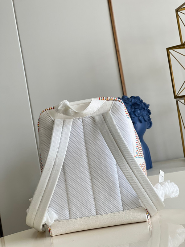 l**is V*t*n racer backpack