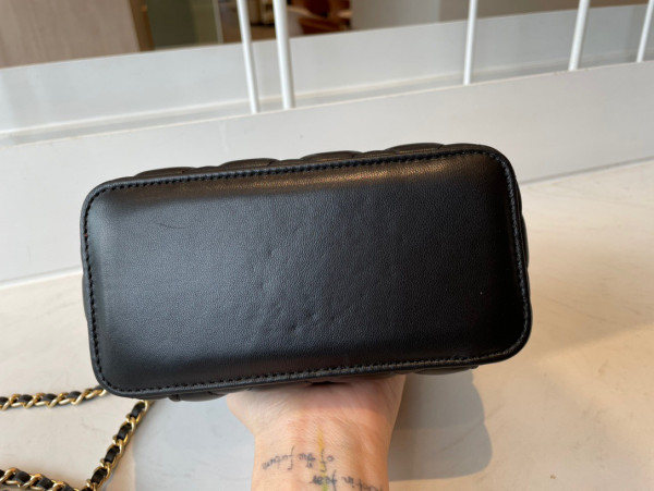 CL VANITY CASE