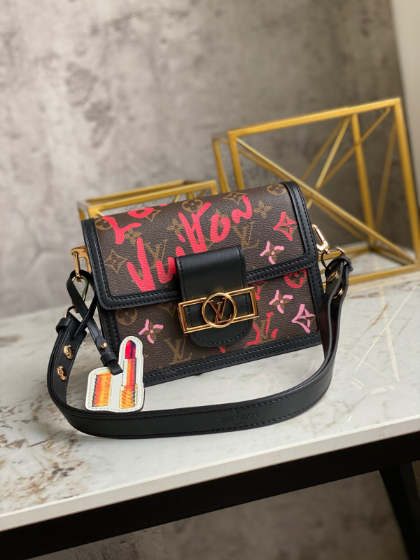 l**is V*t*n limited edition - mini dauphine