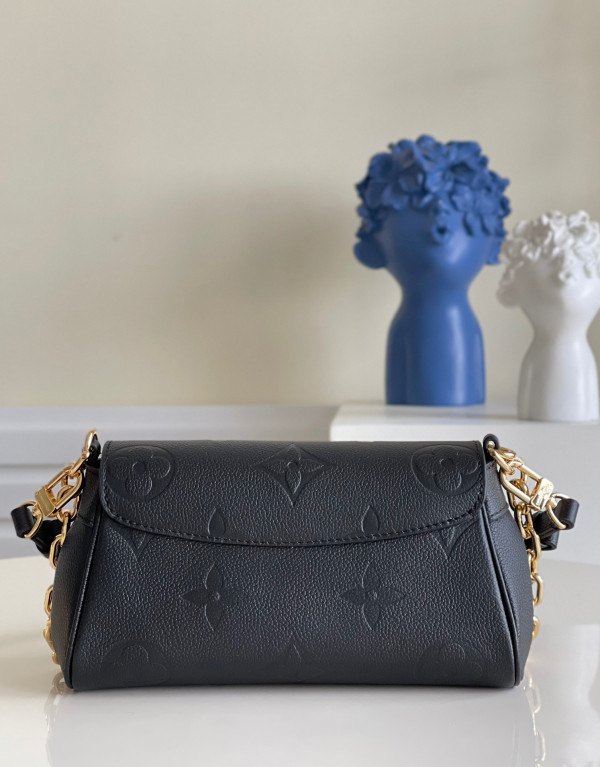 l**is V*t*n favorite