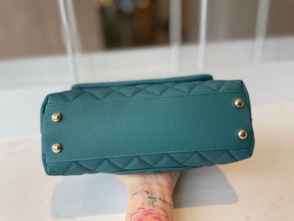 CL FLAP BAG WITH TOP HANDLE