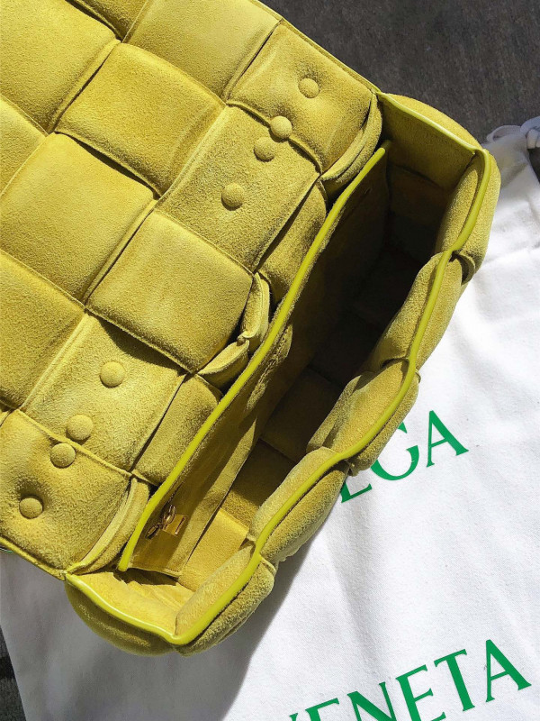 Bo*te*ga ve*ne*ta the chain cassette