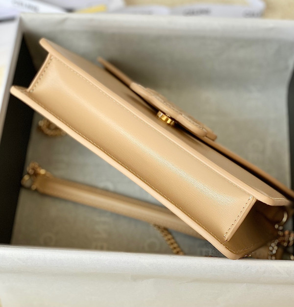 Ce**e wallet on chain cuir triomphe