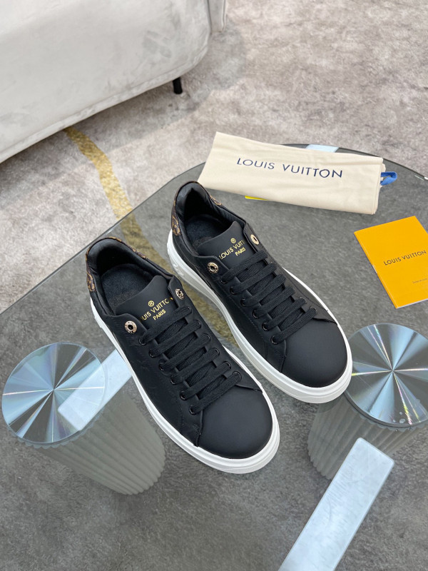 l**is V*t*n women"s time out sneaker