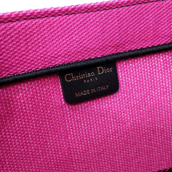 large D*or book tote