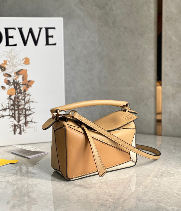 LOEWE MINI PUZZLE BAG