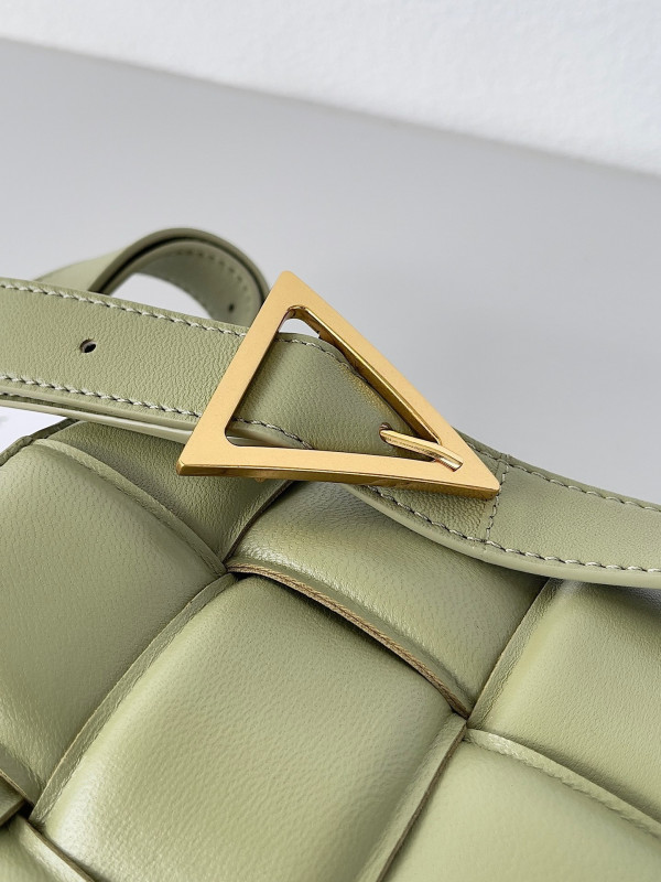 Bo*te*ga ve*ne*ta cassette