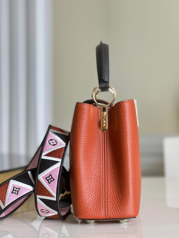 l**is V*t*n capucines bb