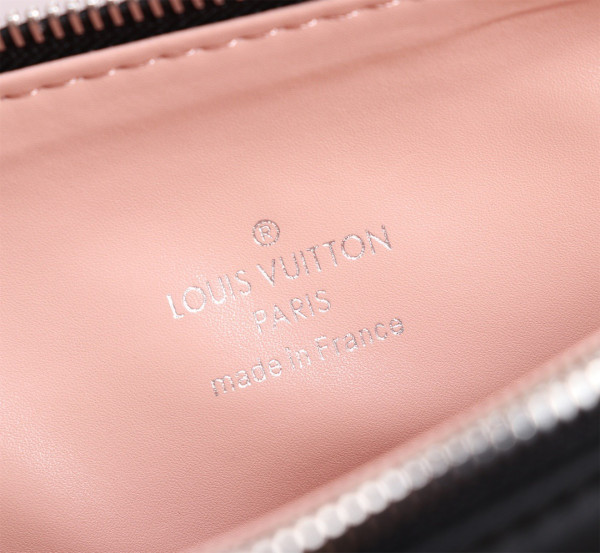 l**is V*t*n coussin pm