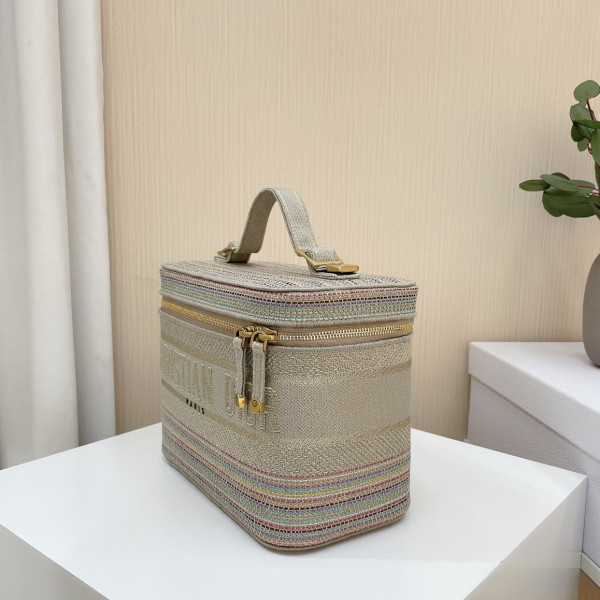 D*or vanity case-24-17-13.5cm