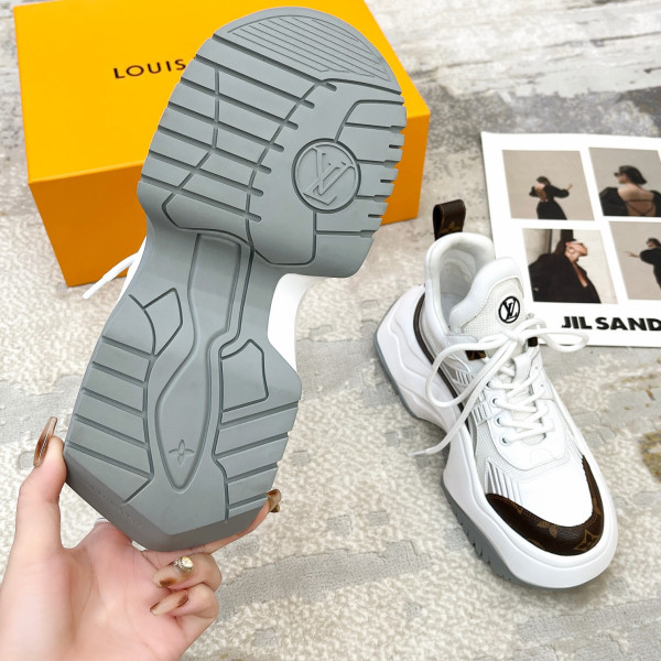 l**is V*t*n archlight 2.0 sneaker