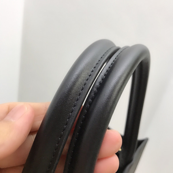 Ce**e small cabas vertical in triomphe canvas