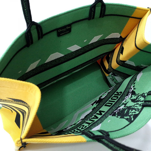 large D*or book tote