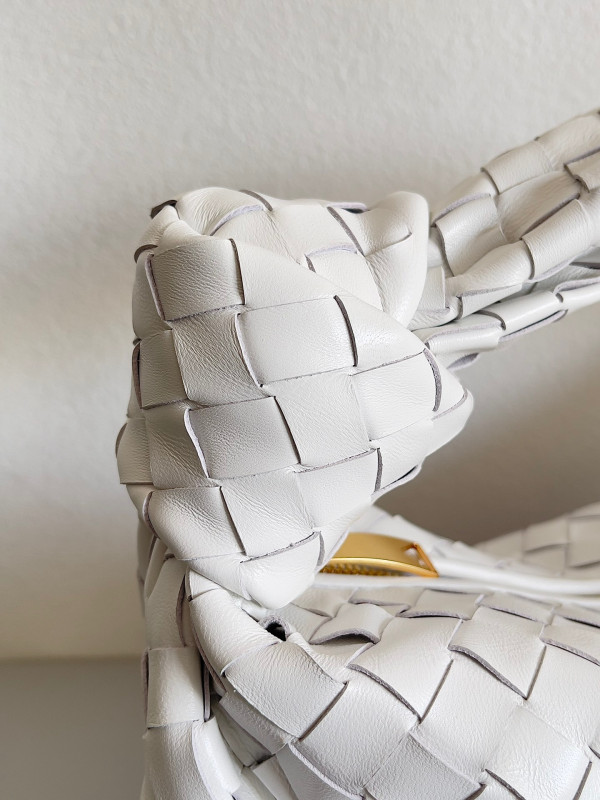 Bo*te*ga ve*ne*ta teen jodie