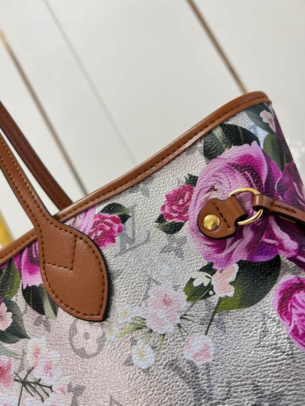 l**is V*t*n neverfull mm