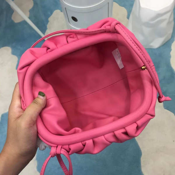 Bo*te*ga ve*ne*ta mini pouch