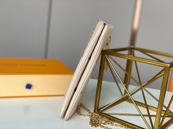 l**is V*t*n double zip pochette