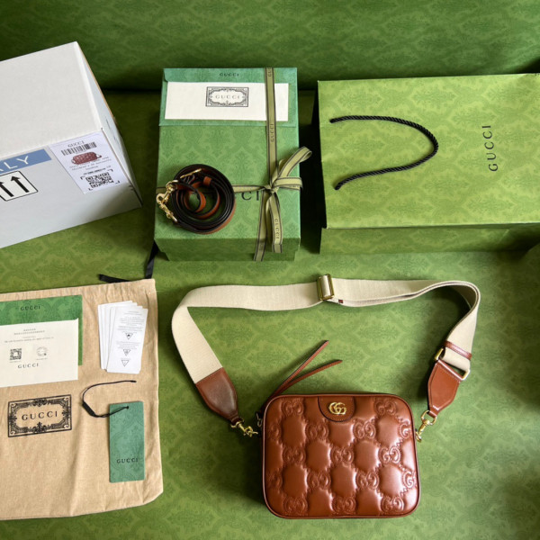 G*u*i gg matelassé leather shoulder bag