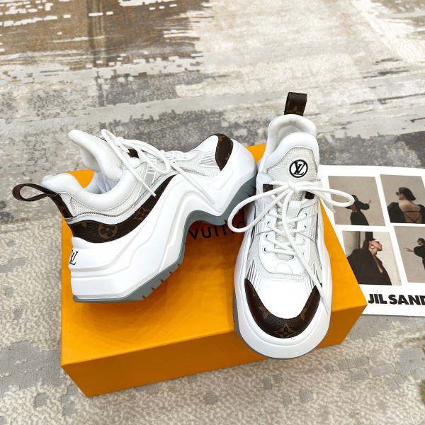 l**is V*t*n archlight 2.0 sneaker