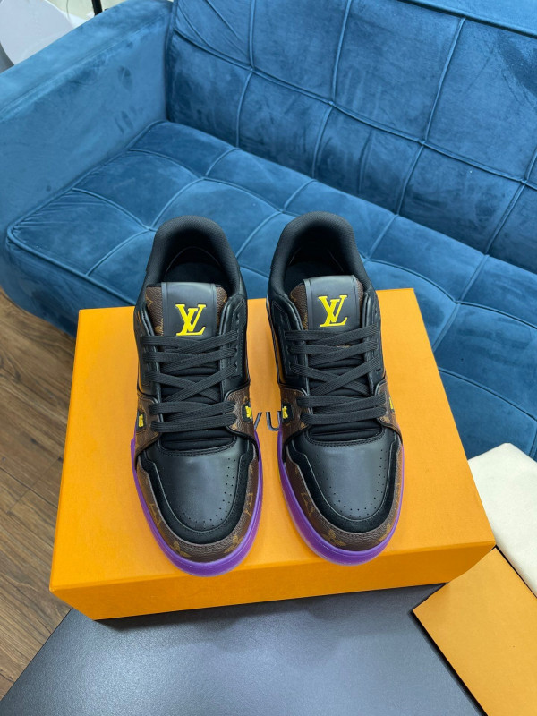 l**is V*t*n trainer sneaker
