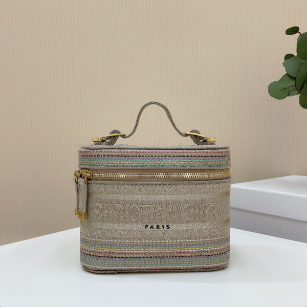 D*or vanity case-24-17-13.5cm