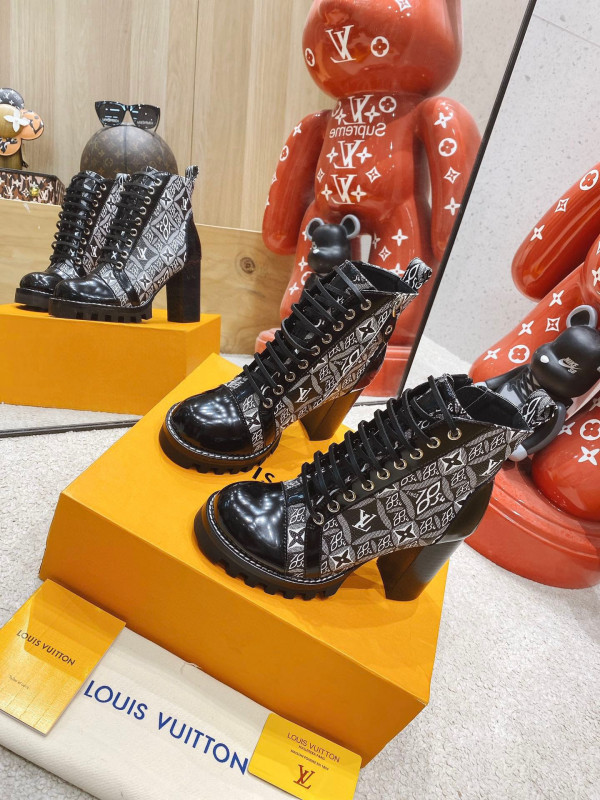 l**is V*t*n star trail ankle boot 8cm