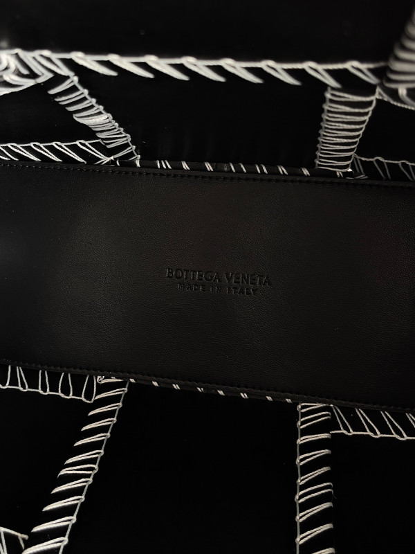 Bo*te*ga ve*ne*ta small arco tote bag