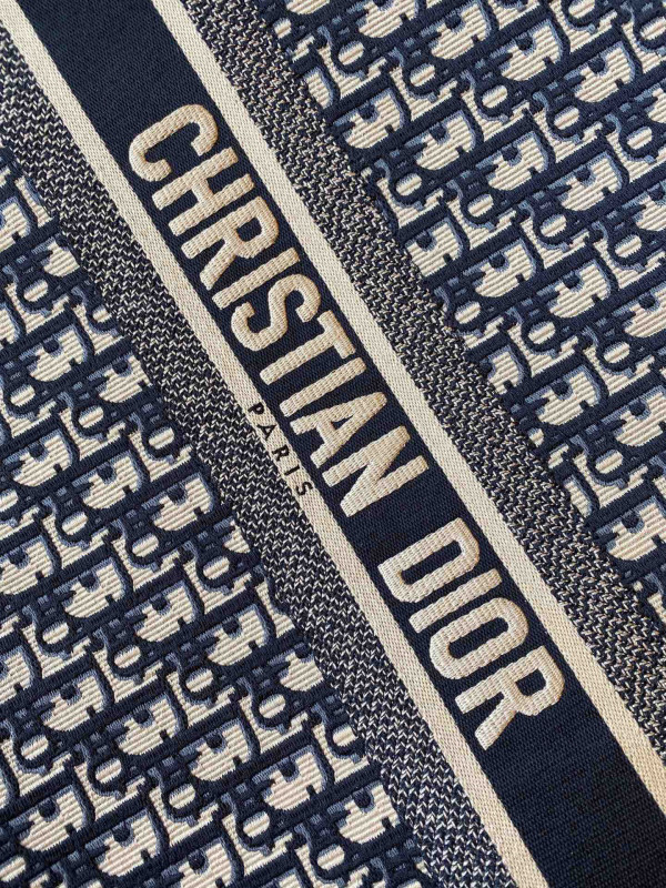 large D*or book tote