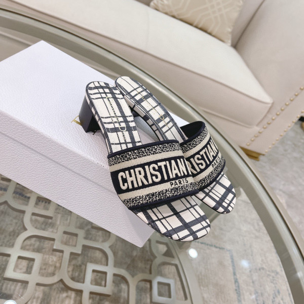 D*or dway heeled slide