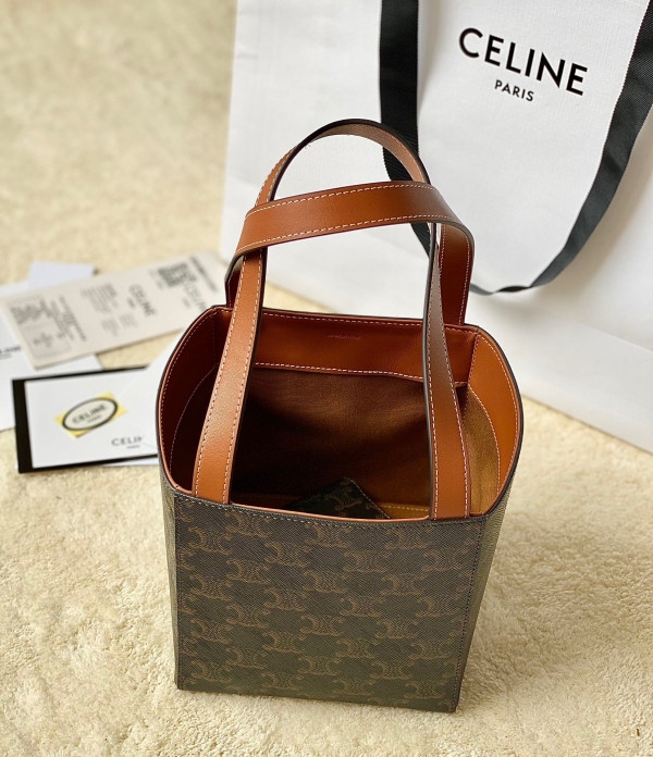 Ce**e cube bag cuir triomphe