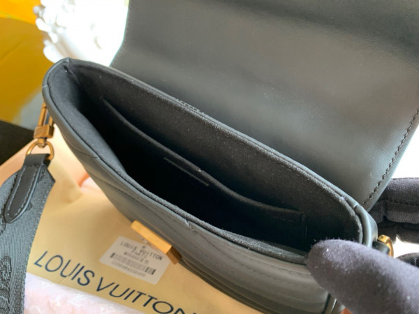 l**is V*t*n multi pochette new wave