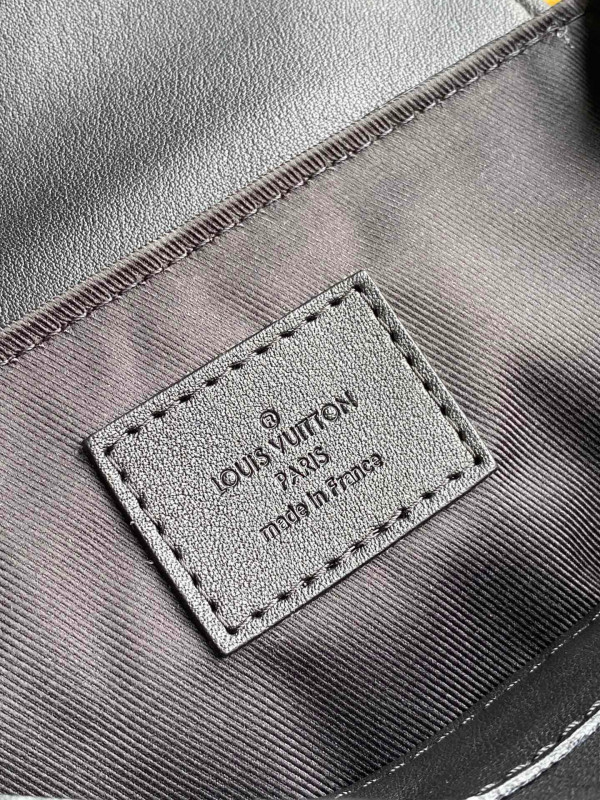 l**is V*t*n steamer xs