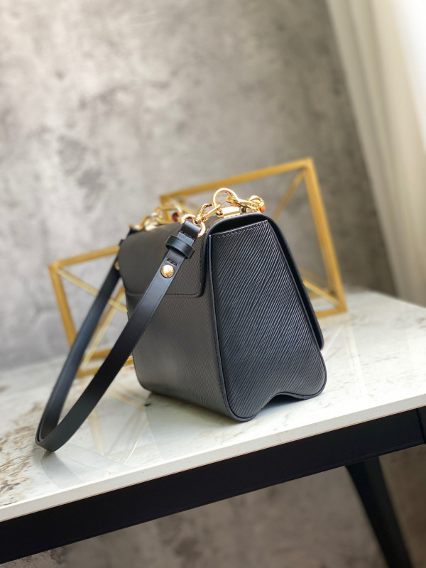 l**is V*t*n twist mm