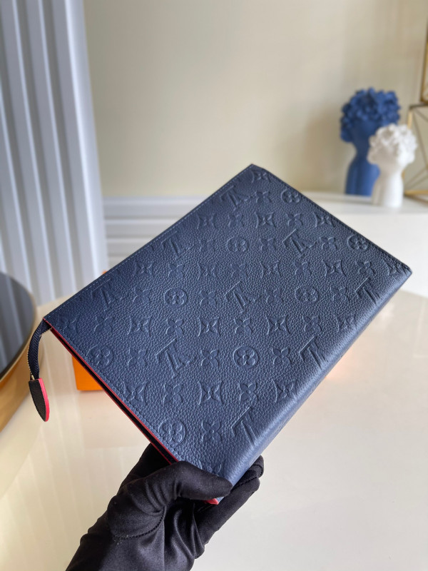 l**is V*t*n pochette voyage