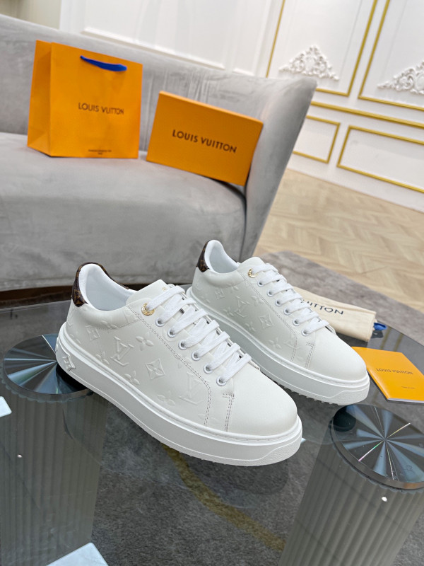 l**is V*t*n women"s time out sneaker