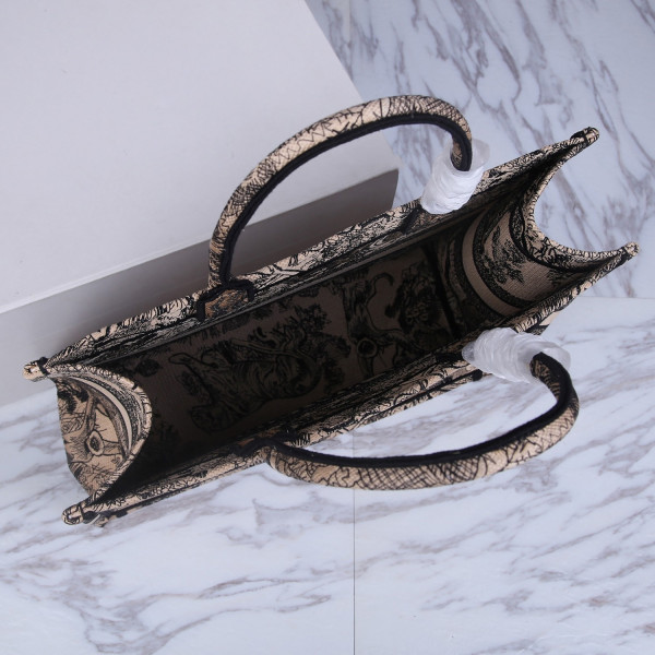 large D*or book tote