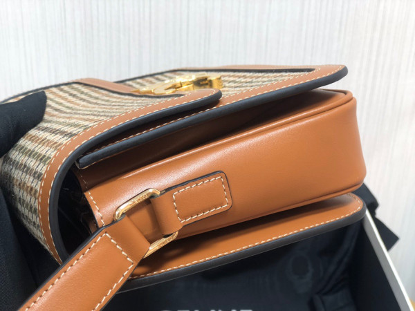 Ce**e medium triomphe bag