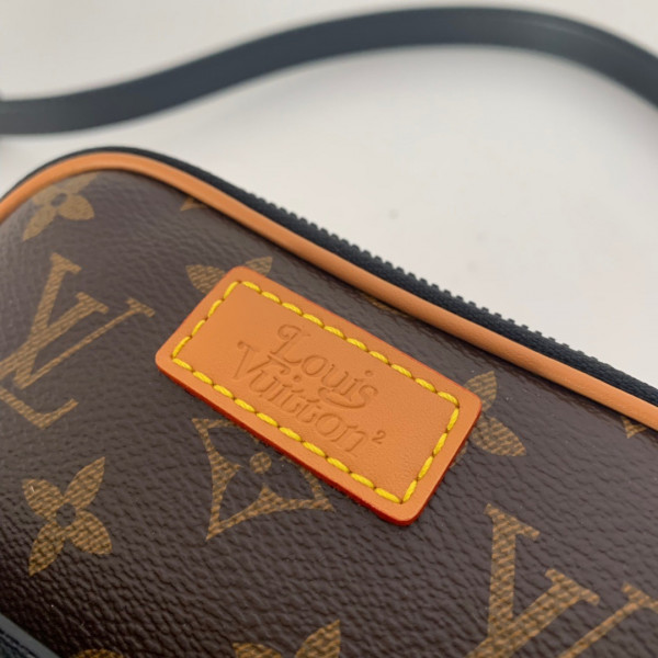 l**is V*t*n amazone nigo sling bag