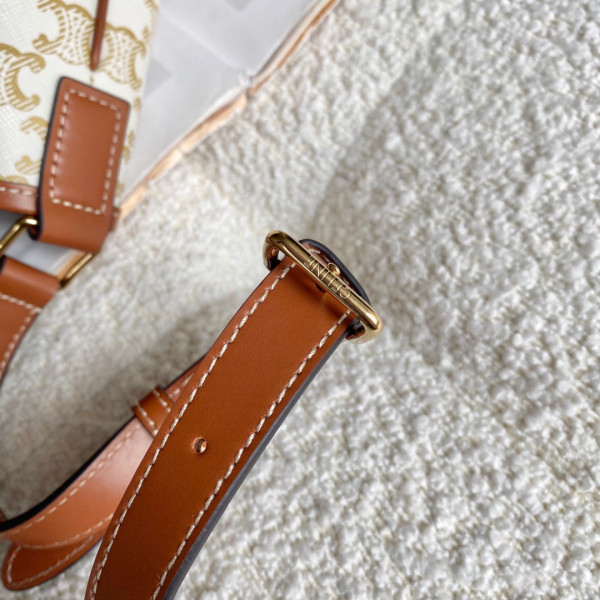 Ce**e medium bucket in triomphe canvas