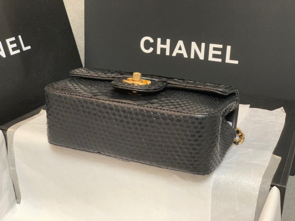 CL MINI FLAP BAG WITH TOP HANDLE