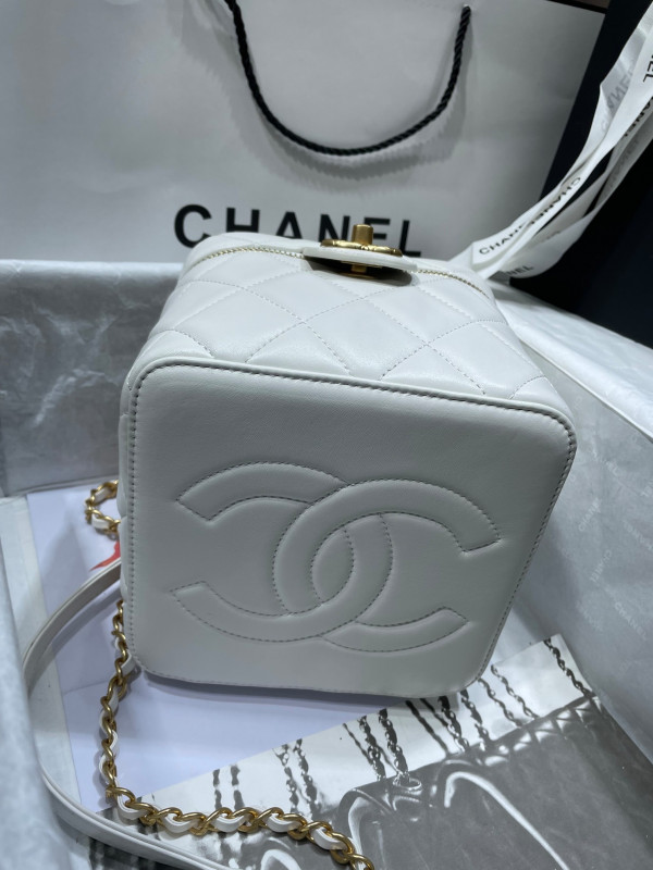 CL VANITY CASE