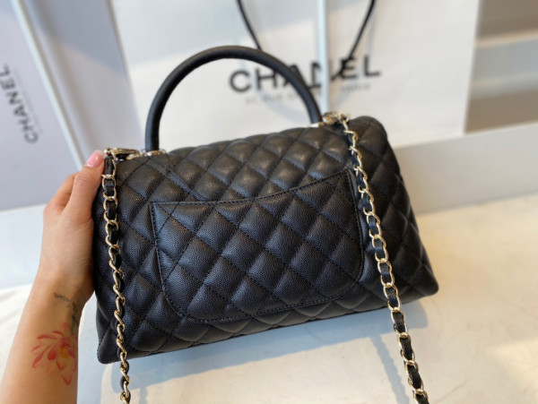 CL LARGE FLAP BAG WITH TOP HANDLE