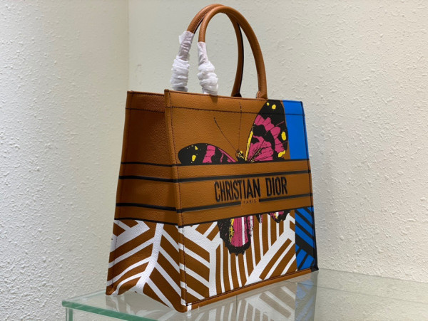 large D*or book tote