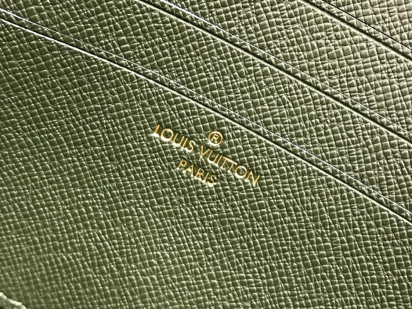 l**is V*t*n felicie strap & go