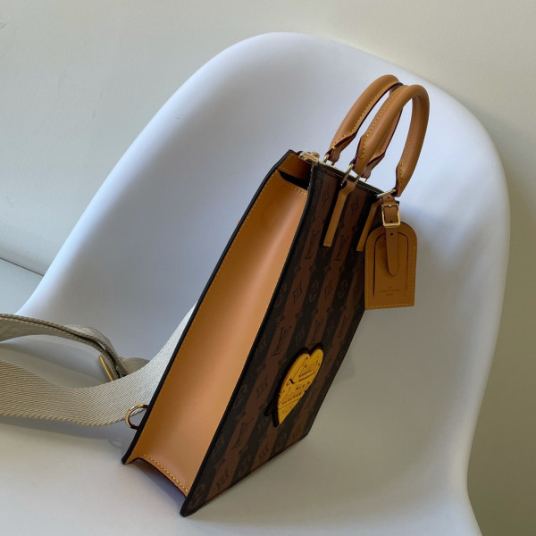 l**is V*t*n sac plat cross