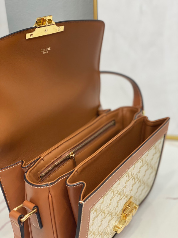 Ce**e medium triomphe bag