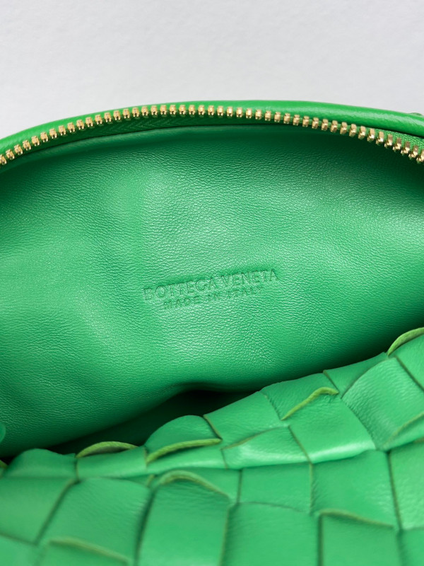 Bo*te*ga ve*ne*ta teen jodie