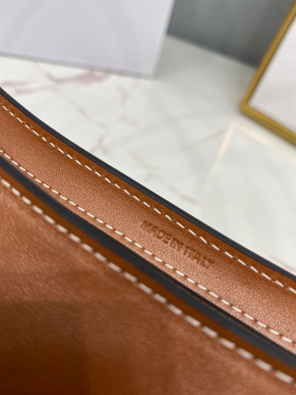 Ce**e shoulder bag cuir triomphe